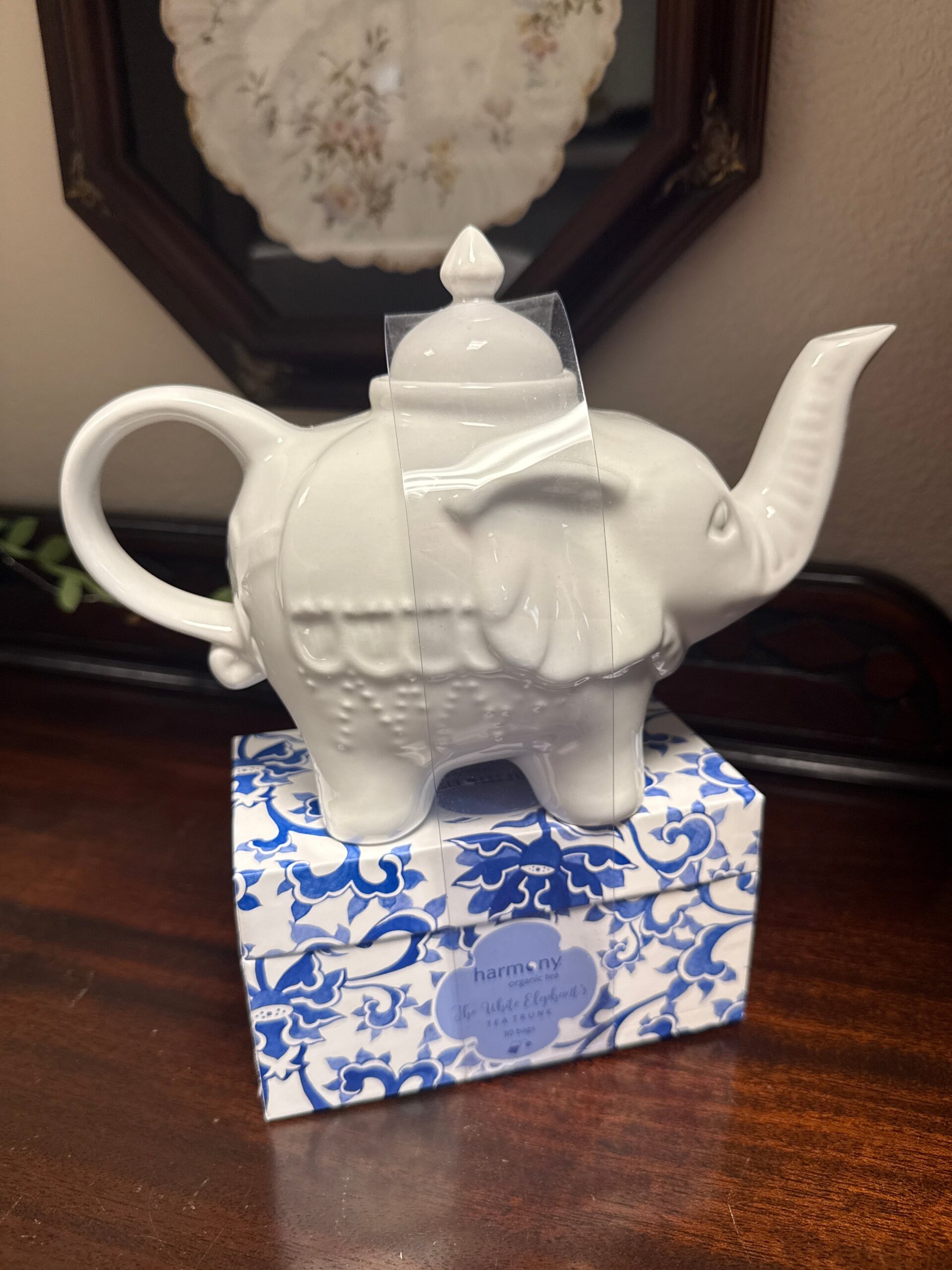 Teapot - White Elephant Cordon Bleu - Image 3
